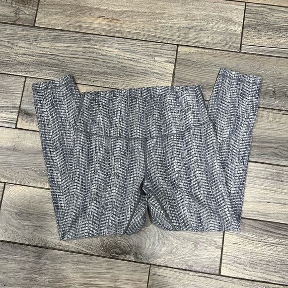 lululemon athletica Pants - Lululemon Athletica Gray Patterned Leggings Size 10 Perfect Condition